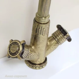 Смеситель для раковины A1004 U-BR Zorg